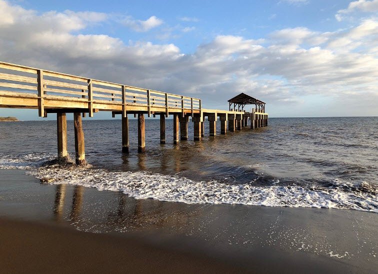 Waimea Landing State Recreation Pier, Hawaii, USA